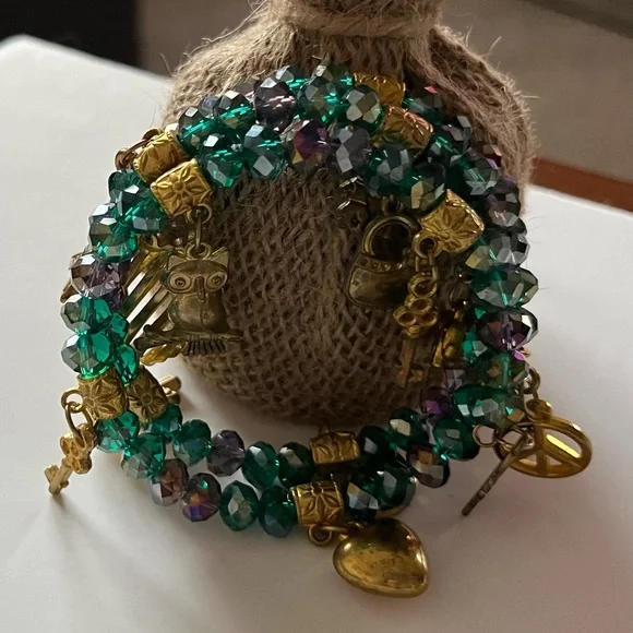 Beaded Memory Wire Bracelet with Gold Tone Charms - Picture 9 of 9